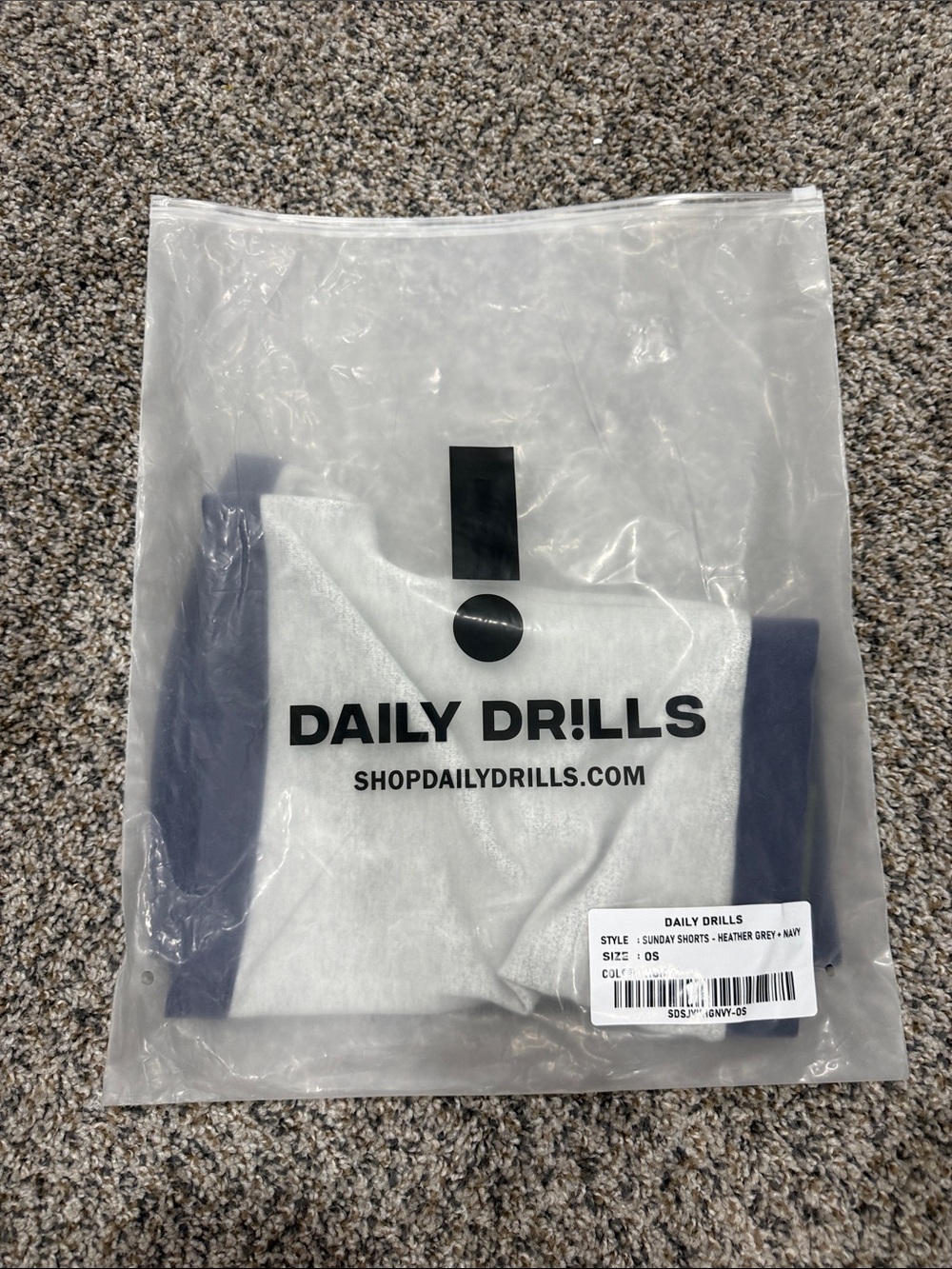 Daily Drills Light Gray & Navy Trim Mini Knit Shorts XS/S - Picture 3 of 3